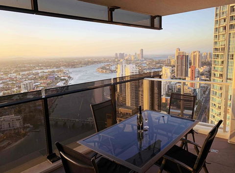 Breathtaking Views 4BD HIGH FLOOR Lux Apartment - Holiday Byron Bay 3