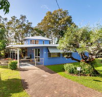 Bribie Beach House Waterfront directly across the road - Solander Esp Banksia Beach