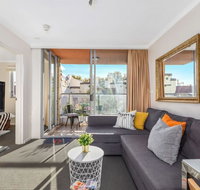 Bright Central Pad with Rooftop Pool Gym  Parking - Holiday Byron Bay