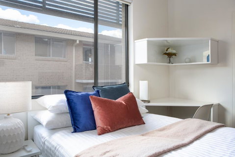 Bright Studio Steps From Westmead Hospital - Holiday Byron Bay 1