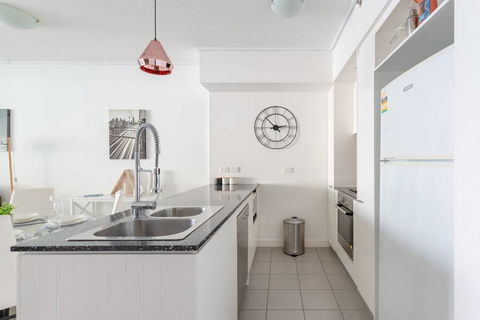 Brisbane City Apartments (Tank St CBD) - Holiday Byron Bay 3