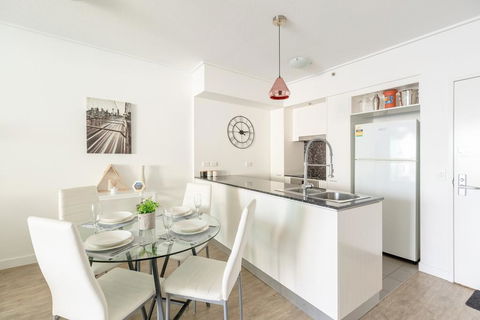 Brisbane City Apartments (Tank St CBD) - Holiday Byron Bay 2
