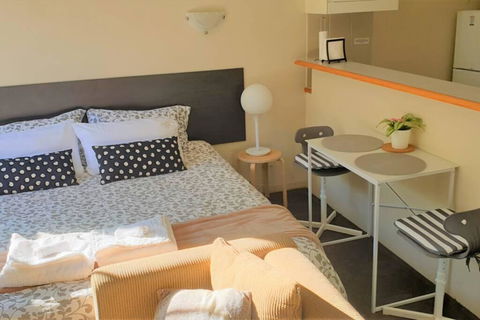 Brisbane City Resort Style Studio Waterfront Apartment - WINTER SPECIAL! - Holiday Byron Bay 2