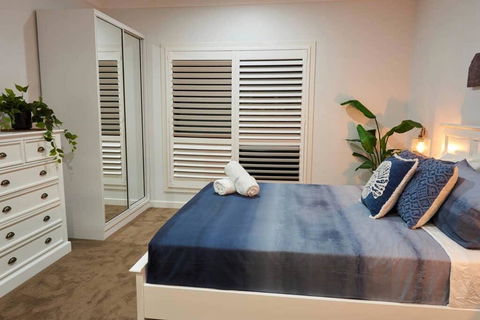 Broadbeach Waters Home With Private Pool - Holiday Byron Bay 1