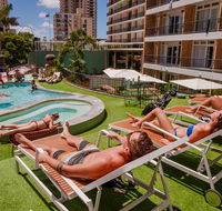 Bunk Surfers Paradise - Holiday Byron Bay