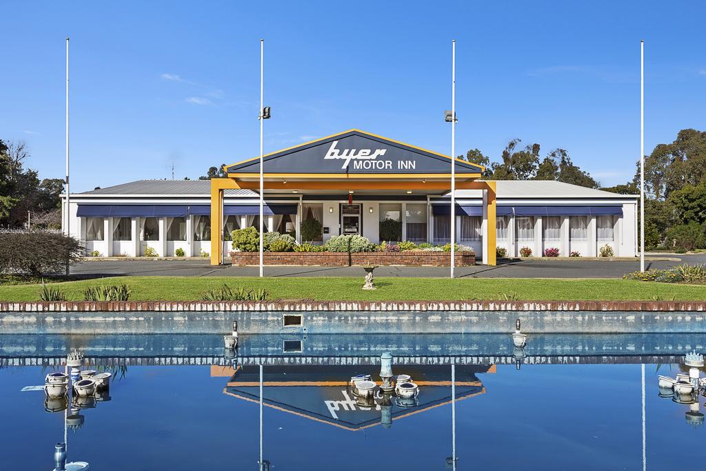 Holbrook NSW Holiday Byron Bay