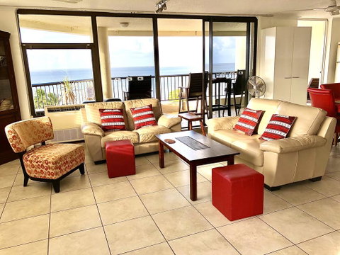 Cairns Apartment Esplanade Ocean Views - Holiday Byron Bay 0