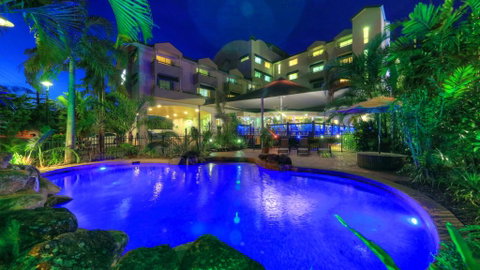 Cairns Sheridan Hotel - Holiday Byron Bay 0