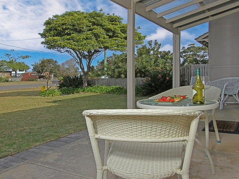 Callala Beach Cottage - Charm And Character - Holiday Byron Bay 0