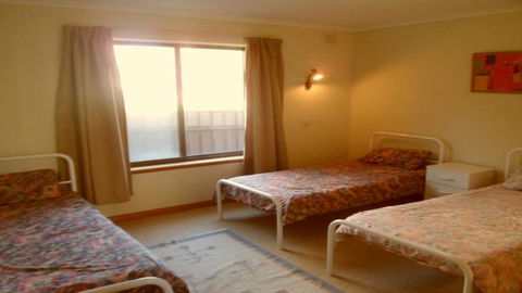 Calm Seas - 70 Gold Coast Drive - Holiday Byron Bay 1