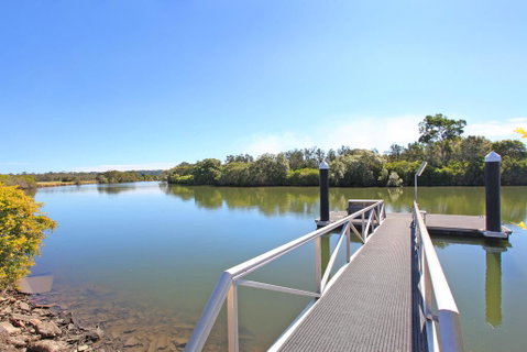 Campbell 7 - Large Queenslander On Maroochy River - Holiday Byron Bay 1
