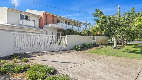 Campbell Cove - 60 Campbell Avenue - Holiday Byron Bay 3