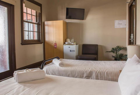 Campsie Hotel - Holiday Byron Bay 3