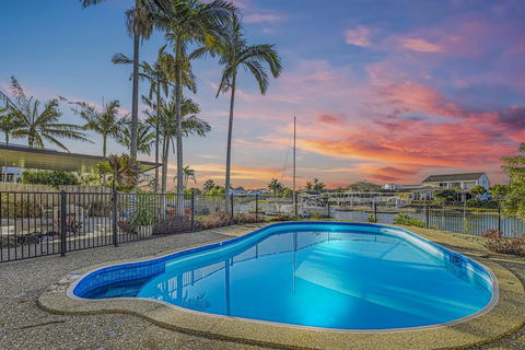 CANAL HOME NEAR MOOLOOLABA - Holiday Byron Bay 1