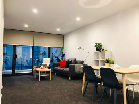 Canberra CBD Apartment 2BR 2BA 1Carpark - Holiday Byron Bay 0