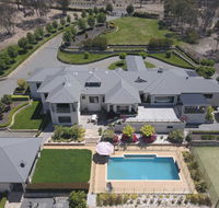 Canberra Luxury Estate - Holiday Byron Bay