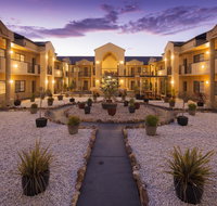 Canberra Parklands Central Apartment Hotel - Holiday Byron Bay