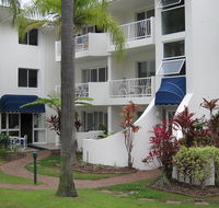 Cannes Court Apartments - Holiday Byron Bay