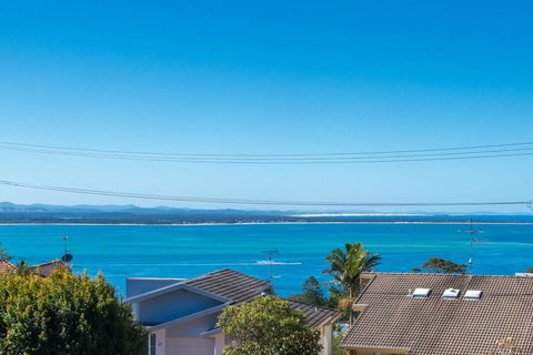Canomii Close 24 - Nelson Bay - Holiday Byron Bay 0