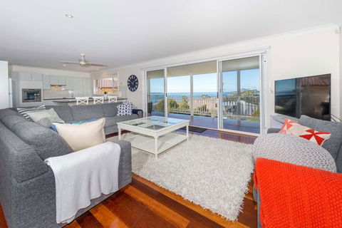 Canomii Close 24 - Nelson Bay - Holiday Byron Bay 1