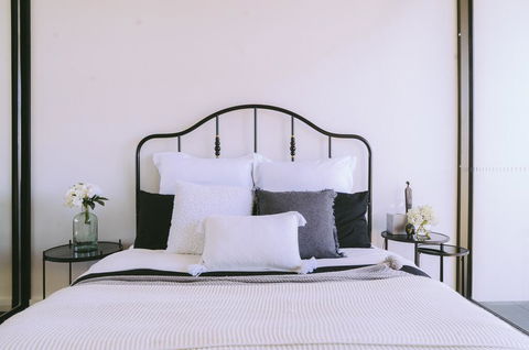 Capitol Executive Apartment On London Circuit - Holiday Byron Bay 0