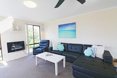 Capri Apartments - Holiday Byron Bay 0