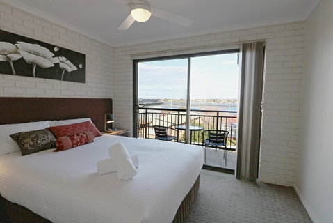 Capri Apartments - Holiday Byron Bay 2