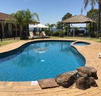 Capricorn Motor Inn