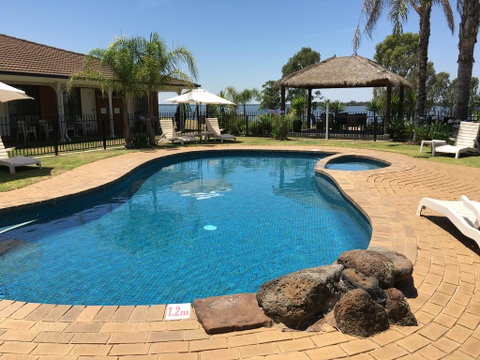 Capricorn Motor Inn - Holiday Byron Bay 0