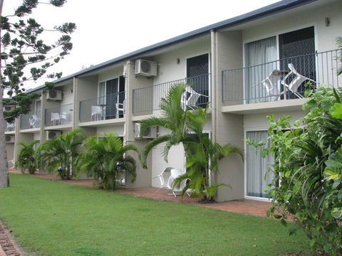 Cardwell Beachcomber Motel & Tourist Park - Holiday Byron Bay 3