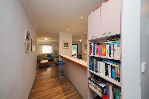 Carindale, Unit 24, 19 - 23 Dowling Street - Holiday Byron Bay 1
