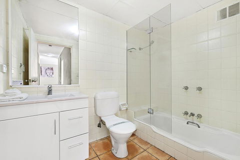 Carlton Apartments - Holiday Byron Bay 1