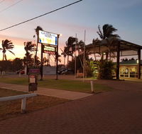 Carnarvon Gateway Motel - Holiday Byron Bay