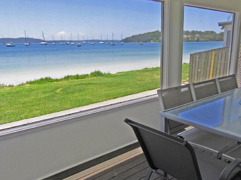 Casa Martins', 219 Foreshore Drive - Absolute Waterfront House - Holiday Byron Bay 0