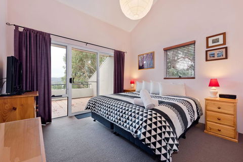Cascades 13/3 Kurrajong Street - Holiday Byron Bay 0