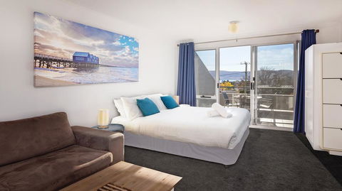 Cascades 7- Centrally Located With Beautiful Views - Holiday Byron Bay 0