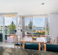 Castillo Del Mar 10 - Lake View Roof Terrace with Spa - Holiday Byron Bay