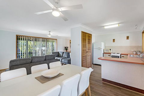 Catalina 12 Holiday House - Walk To Beaches - Holiday Byron Bay 0