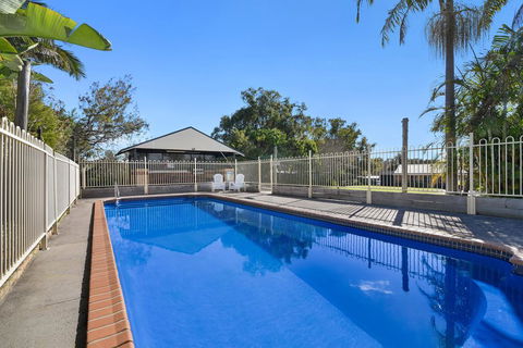 Catalina Motel Lake Macquarie - Holiday Byron Bay 1