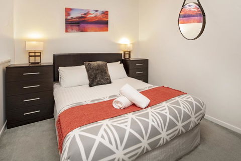 Central Abode-Modern Apartment In The Heart Of Jindabyne - Holiday Byron Bay 2