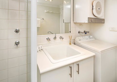 Central Abode-Modern Apartment In The Heart Of Jindabyne - Holiday Byron Bay 3