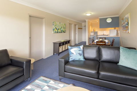 Central Park 7 - The Convenience Of Location & The Warmth Of Comfortable Living - Holiday Byron Bay 1