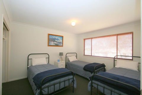 Chalet De Neige - Holiday Byron Bay 1