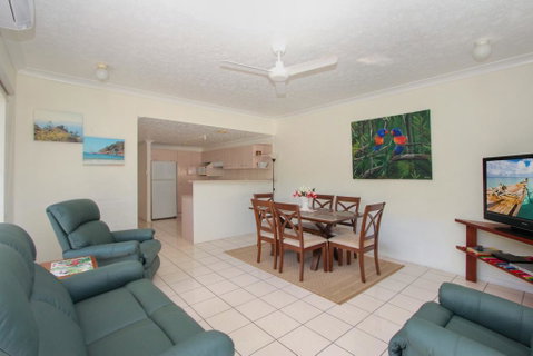 Champagne Apartment 1 - Holiday Byron Bay 3