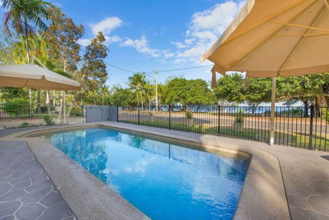 Champagne Apartment 2 - Holiday Byron Bay 2