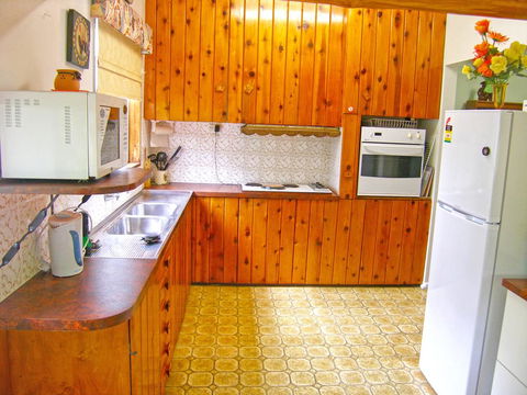 Chapman Cottage @ Callala Bay - Holiday Byron Bay 1