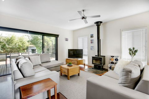 Charchie's By The Sea Pet Friendly Family Home, Close To Beach - Holiday Byron Bay 2