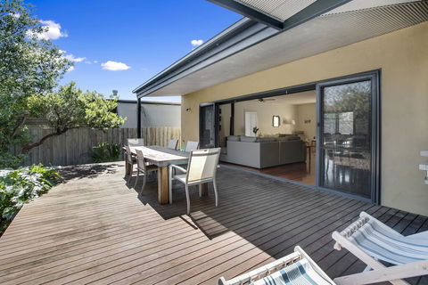 Charchie's By The Sea Pet Friendly Family Home, Close To Beach - Holiday Byron Bay 0