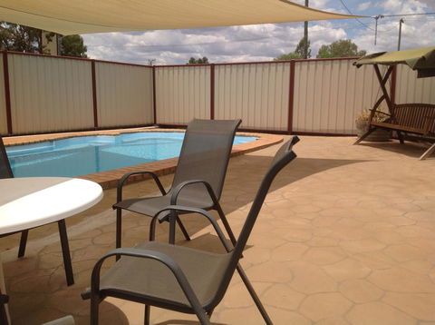 Charleville Waltzing Matilda Motor Inn - Holiday Byron Bay 2
