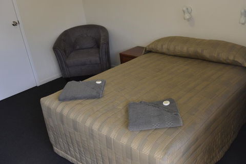 Charleville Waltzing Matilda Motor Inn - Holiday Byron Bay 3